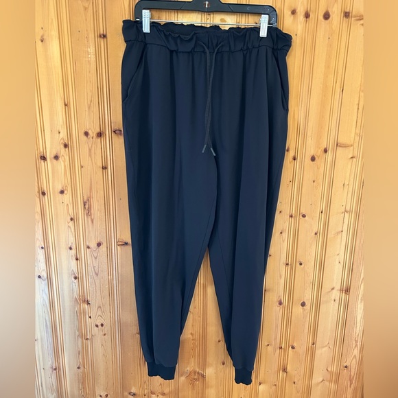 Lululemon Keep Moving Jogger - Picture 4 of 9